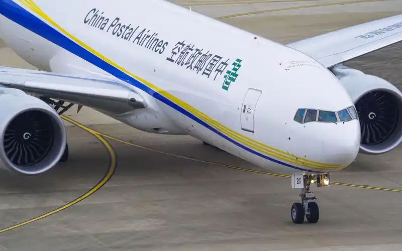 中国邮政航空全新靓机 波音777全货机亮相
