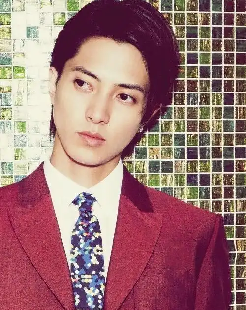 看到山下智久的生图,才发现忽略了一位帅哥,这颜值放国内啥水平|山下