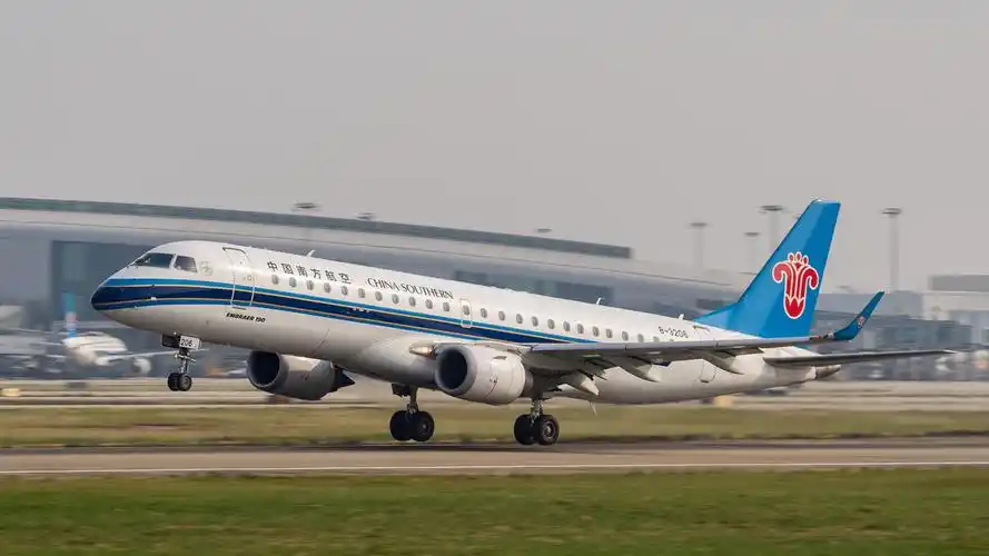 广州白云机场的民航飞机 - 航空新视野 - 图虫