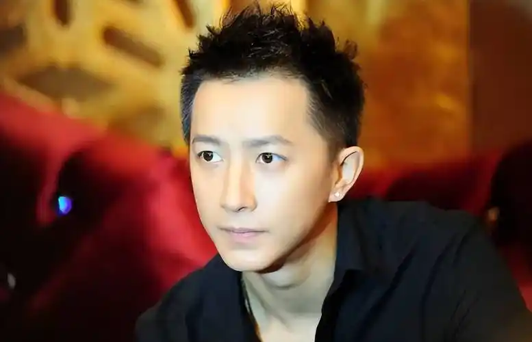 韩庚称在韩国当练习生时曾抑郁:每日20多小时训练,练到骨折_儿子_偶像