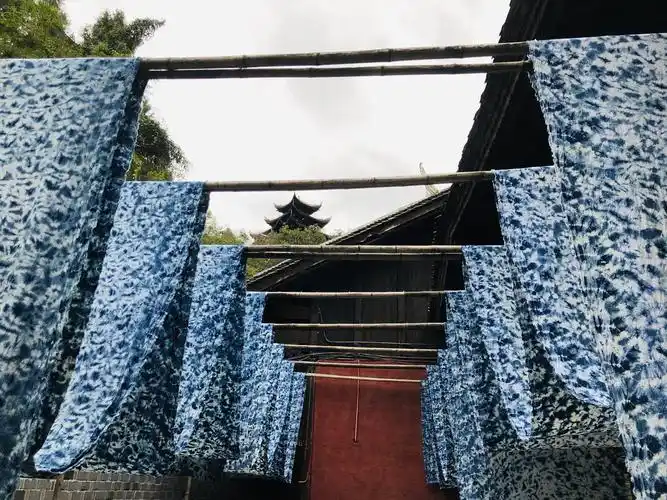 朴素的苗族扎染手艺