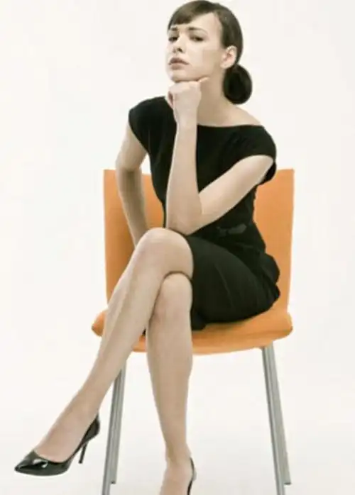 女人经常跷二郎腿会怎么样?女性应该养成什么习惯