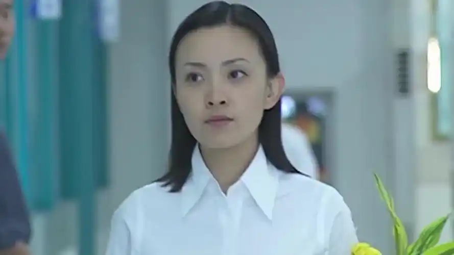 征服:李梅给刘华强报信,医院有警察盯着华文,刘华强撤离!