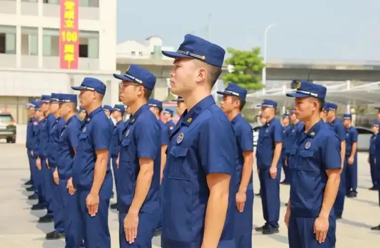 帅气全市政府专职消防员统一换装啦