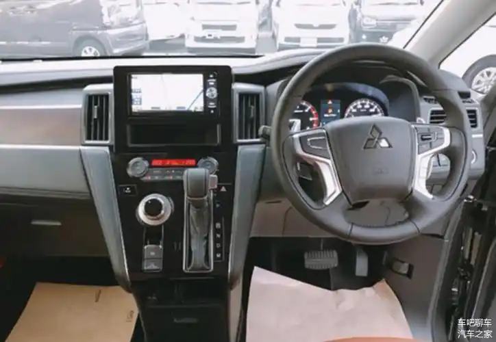 这才是实用小能手三菱全新得利卡越野版海外实拍