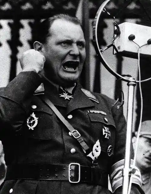 原创比江南皮革厂跑路更可怕的是啥是纳粹皮革厂的希特勒欠款发动战争