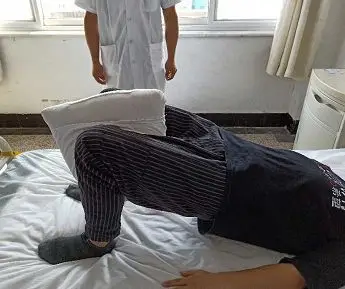 脑卒中早期适宜训练项目——桥式运动_患者