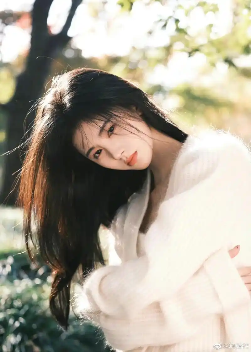 鞠婧祎#秋日 一些照片 - 抖音