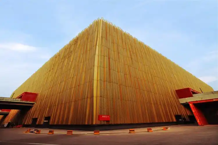 五棵松体育馆可实现"冰篮转换".