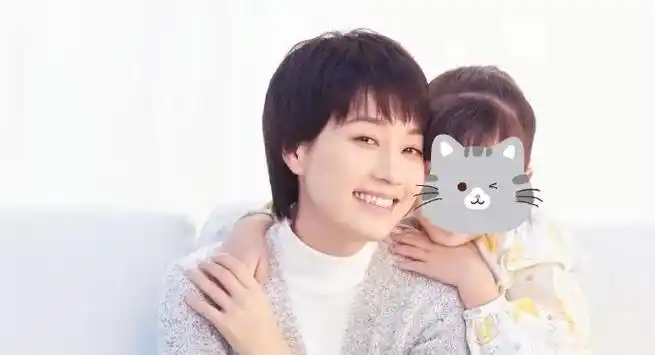 马伊琍和文章的两个女儿,大女儿穿上舞蹈服比妈妈还吸睛