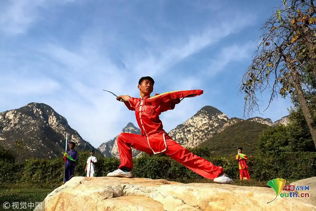 迎少林武术节河南登封86万人武术展演