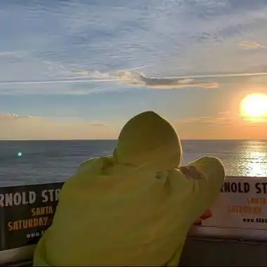 夕阳总是最美的风景!_男生头像_我要个性网