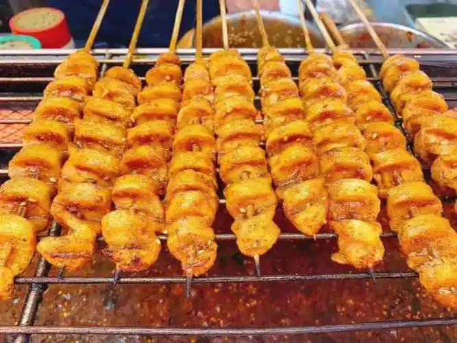 岳记户部巷绝味烤面筋-"位置:金州新区开发区金马小吃一条街特色.