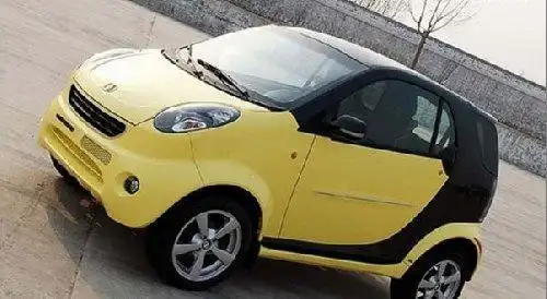 国产有那么一辆车`是模仿的奔驰smark`就2座 双环小贵族