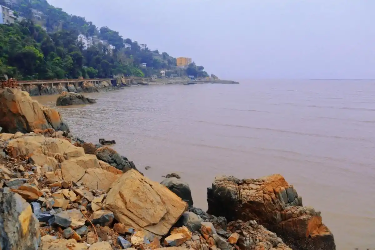 西湾金沙滩 风一丢丢大,去得人还是蛮多的 谈不上多好玩,拍拍照还是