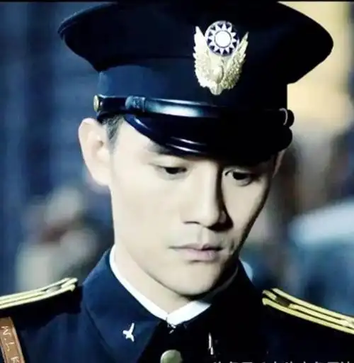 小鲜肉看得疲劳了?男人还是应该有阳刚之气,盘点军装男神_网易订阅