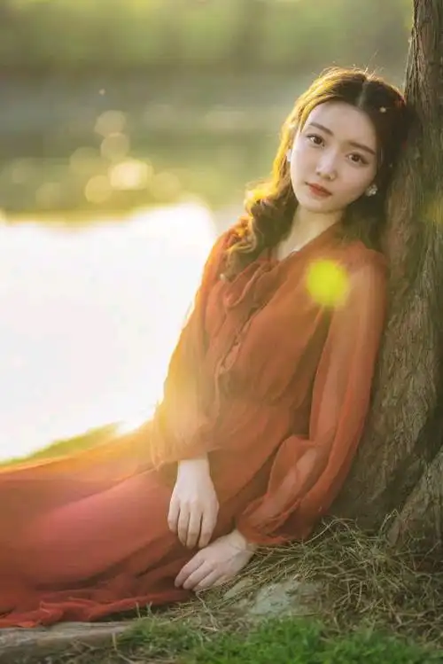 "笑起来最好看"的三生肖女,内心单纯天真,深受男人的喜爱