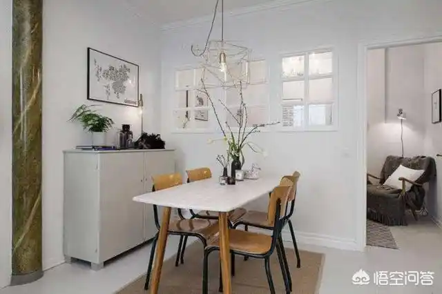 开门直接是餐厅和客厅入户门在餐厅和客厅中间怎么设计