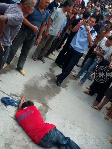 [我要爆料] 镇圩酒后打架事件