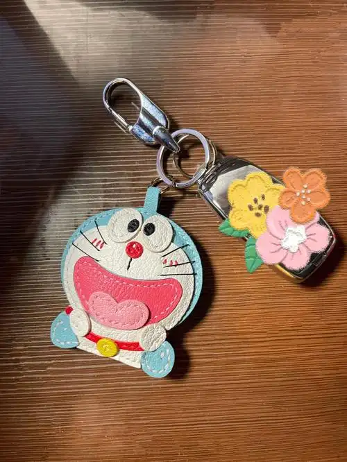 自制皮质钥匙扣2枚