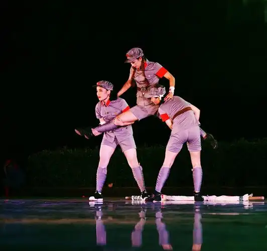 舞蹈重现女红军风采