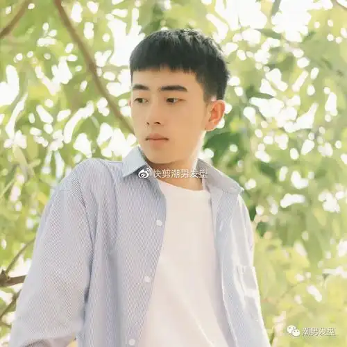 男生夏季还在嫌弃两边铲短发型试试这3款凉爽帅气又有型