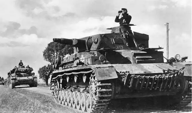 四号坦克的防空之路,二战德军的中流砥柱,岂能被高射炮难住?