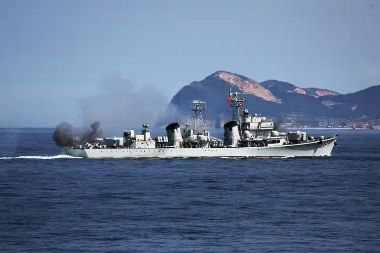 改装后的051型驱逐舰(4艘)