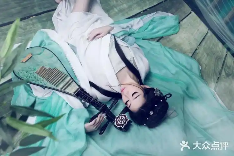 24楼古装摄影图片