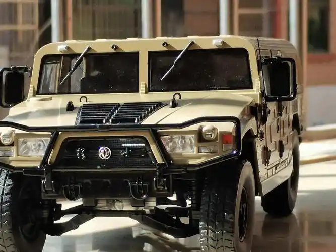 稀有颜色沙漠黄东风猛士越野军车118车模型