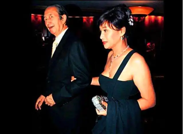 澳门赌王儿子何猷启20岁新欢照片曝光?离婚女儿每月六位数生活费