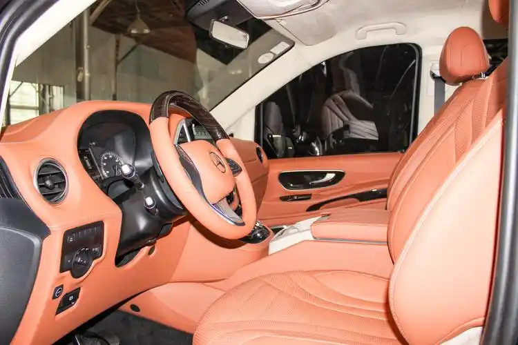 奔驰威霆商务车内饰改装实拍_搜狐汽车_搜狐网