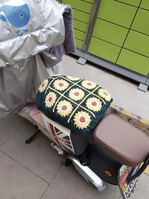 钩织太阳花电动车座套雪尼尔线手工编织