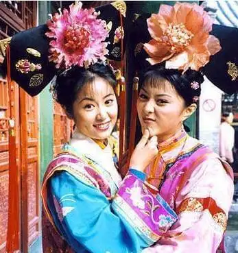 《还珠格格》罕见花絮照:赵薇林心如范冰冰都好美_网易订阅