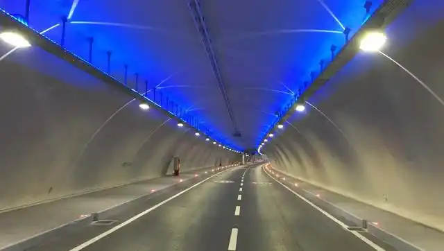 海底都是水是如何建设海底隧道的工程师的智慧真佩服