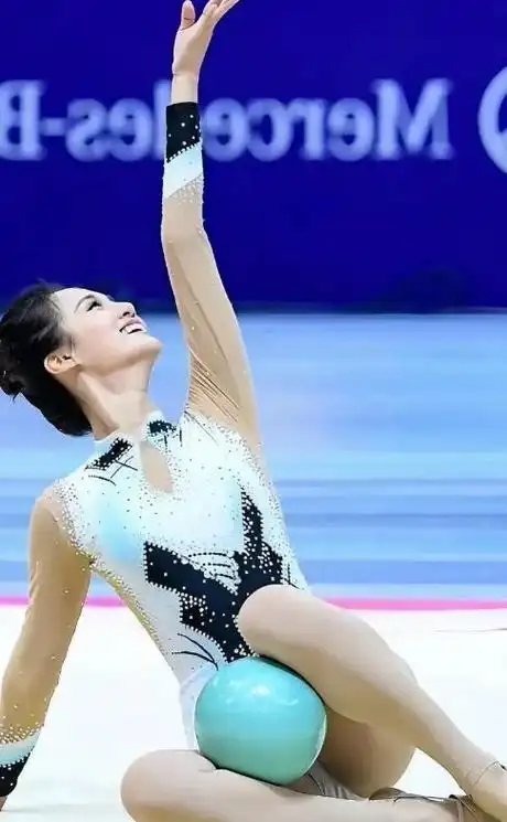 安悦溪惊艳体操赛场舞蹈功底显露无遗