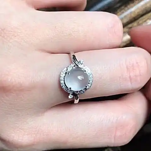 绿翠玉楼 翡翠戒指女款手饰白冰蛋面 a货带证白18k金镶钻戒托z6110