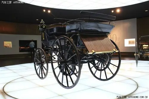 gottlieb daimler的第一辆四轮汽车