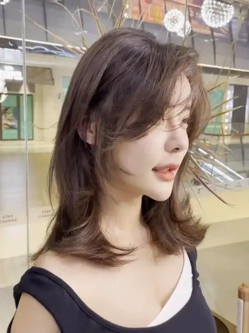 上海发型设计97齐肩锁骨发设计瘦颜刘海