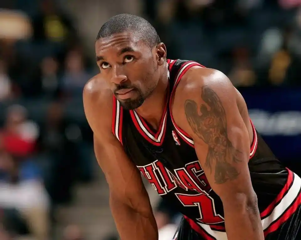 历史上唯一一个新秀即超六!2004年探花秀本戈登是什么水平?