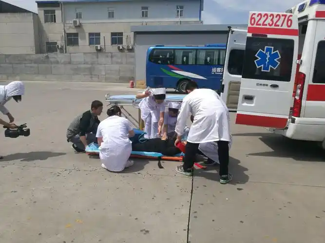 宝鸡市陈仓医院金汇通航空中120急救演练