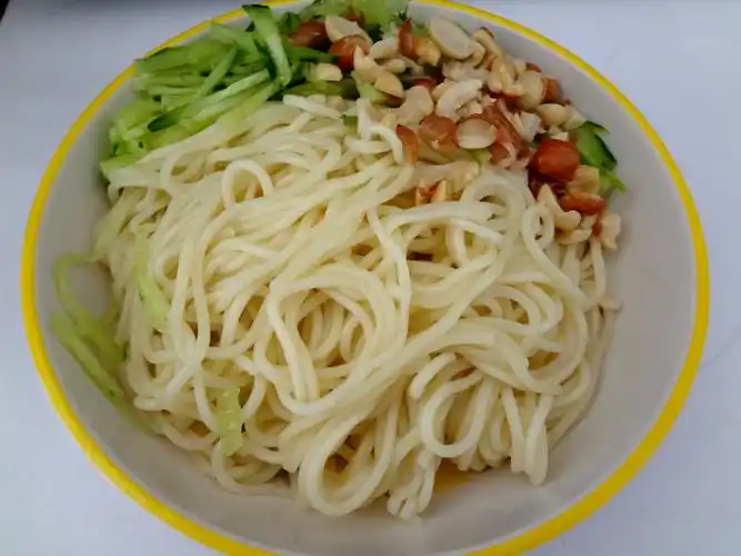 超级爽口开胃的酸辣凉拌面