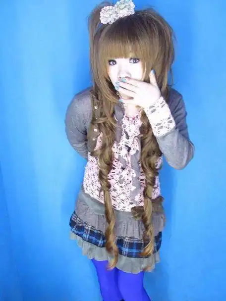 曾经,杀马特女生突然变得叛逆,不再是乖乖女,如今,她们去哪了