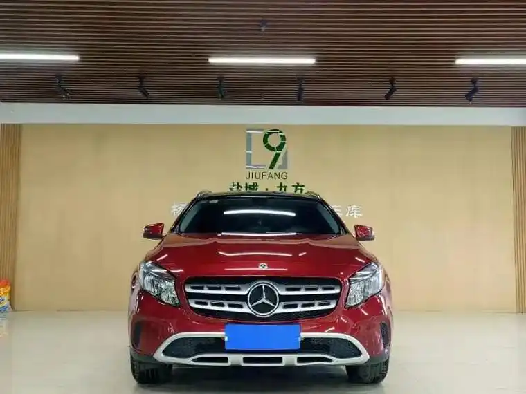 新到2017年上牌奔驰gla200动感型