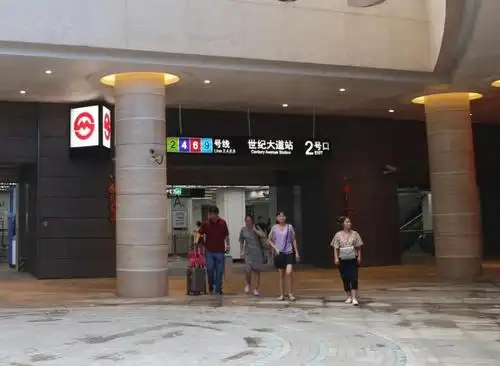 世纪大道站保持上海地铁换乘站的客流第一但四线换乘却未必实用