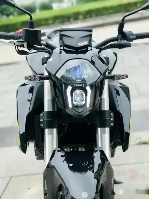 2020钱江贝纳利tnt600i新款黄龙600实车介绍