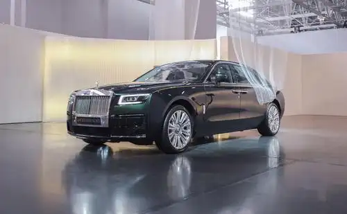 以至简,炼不凡 劳斯莱斯全新古思特加长版翩然抵沪