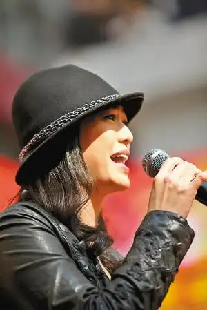 汤宝如,刘小慧宝安倾情演出(组图)