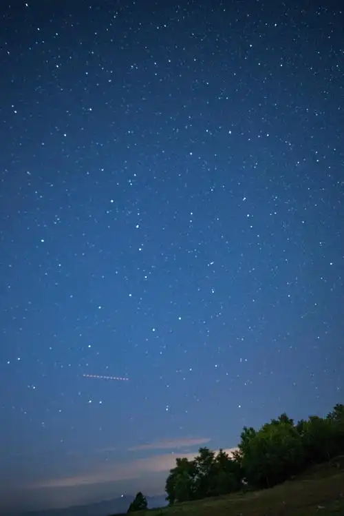 周末上云龟山露营,夜晚星空璀璨,20 1.8g终于派上了用场.