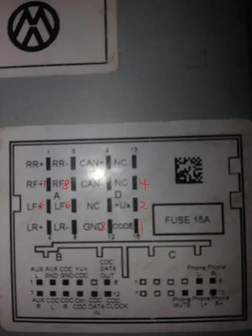迈腾上的cd接面包车上后,cd的小灯不亮,cd的小灯会不会单独有个保险丝